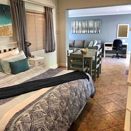 Cosy Private Cottage-Internet & Off Street Parking Port Elizabeth Exterior photo